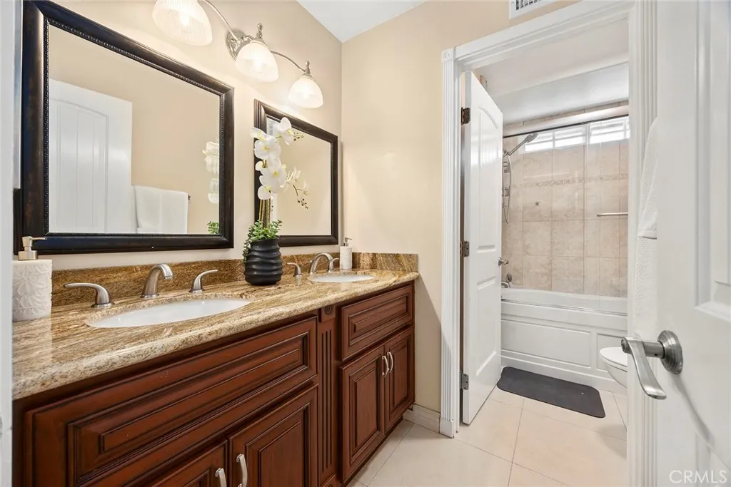 Upstairs full bath