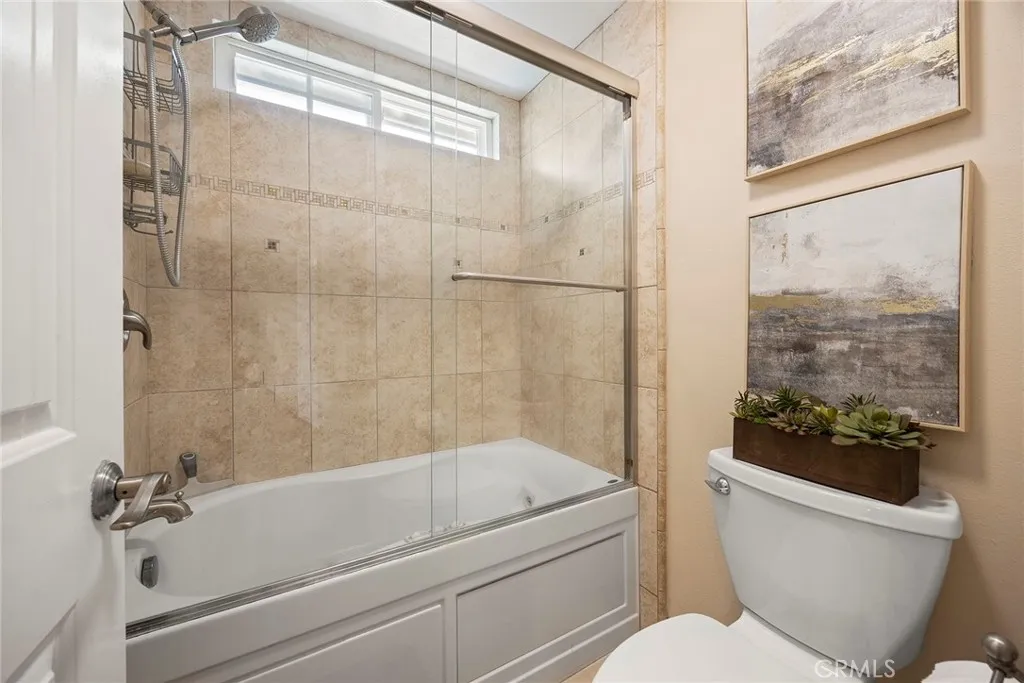 upstairs full bath