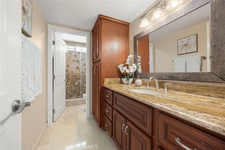 Downstair Full bath
