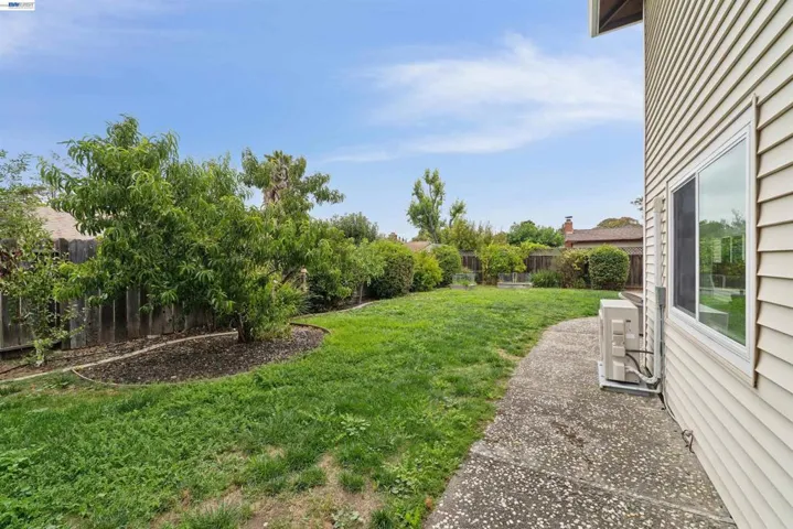 37842 Dahlia Dr, Newark, California 94560