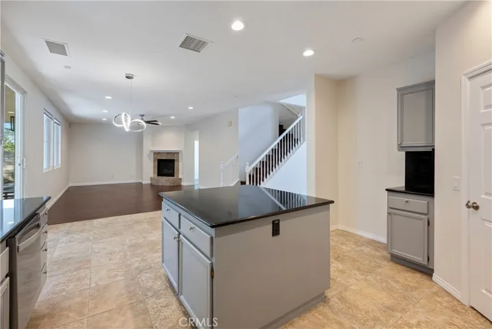 15415 Petunia, Fontana, California 92336