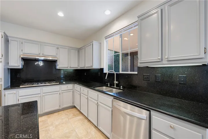 15415 Petunia, Fontana, California 92336
