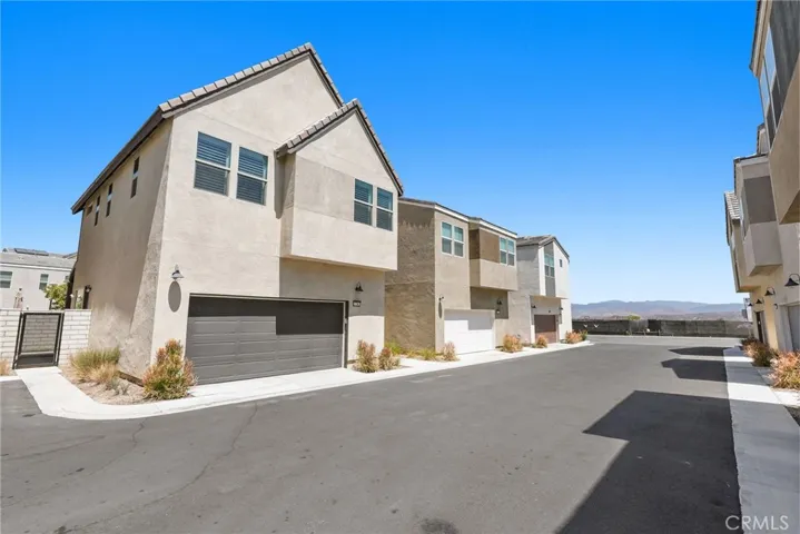 27367 Thunder Ridge Court, Valencia, California 91381