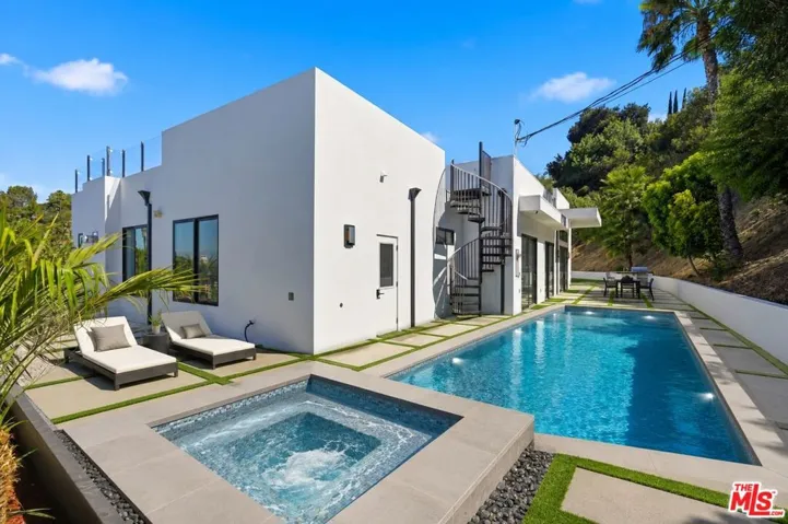 4637 Dunas Lane, Tarzana, California 91356