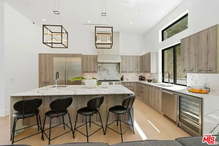 4637 Dunas Lane, Tarzana, California 91356