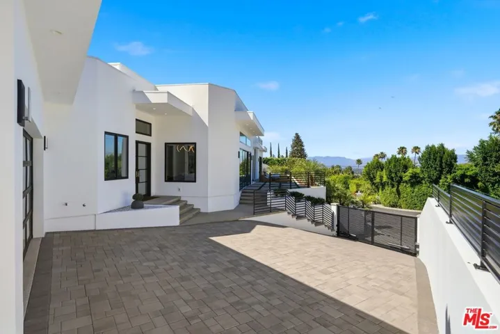 4637 Dunas Lane, Tarzana, California 91356