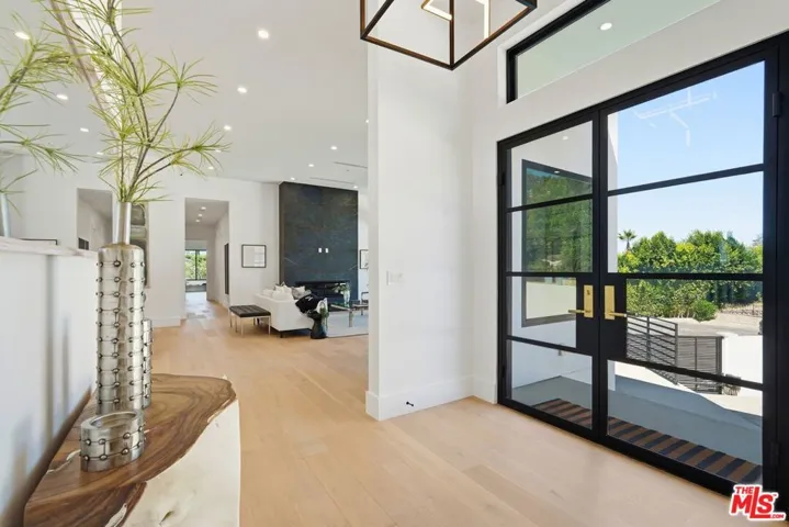 4637 Dunas Lane, Tarzana, California 91356