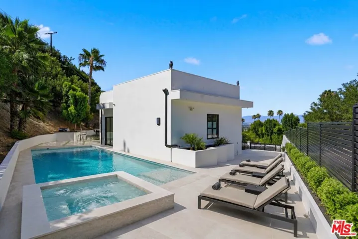 4637 Dunas Lane, Tarzana, California 91356