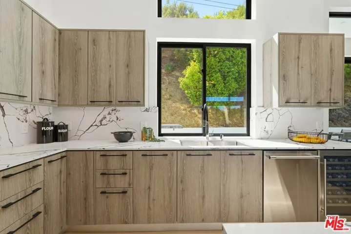 4637 Dunas Lane, Tarzana, California 91356