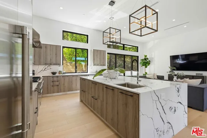 4637 Dunas Lane, Tarzana, California 91356