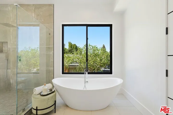 4637 Dunas Lane, Tarzana, California 91356