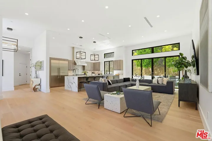 4637 Dunas Lane, Tarzana, California 91356