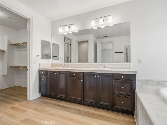 11549 Verona, Chatsworth, California 91311