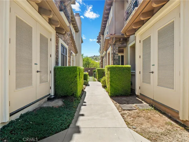 11549 Verona, Chatsworth, California 91311