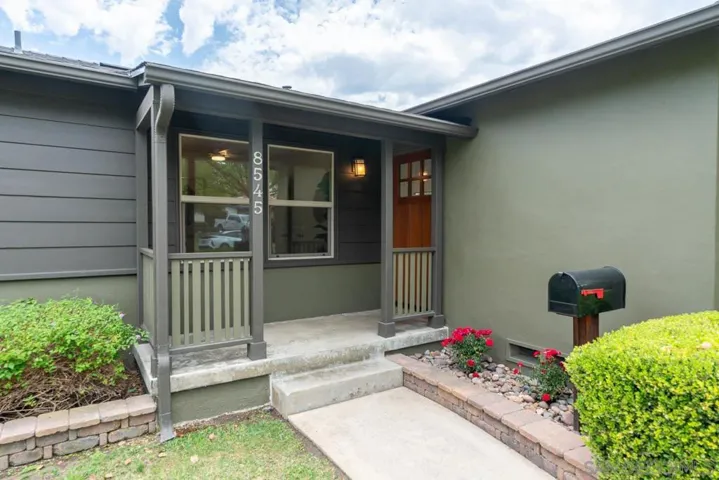 8545 Porter Hill Terrace, La Mesa, California 91942