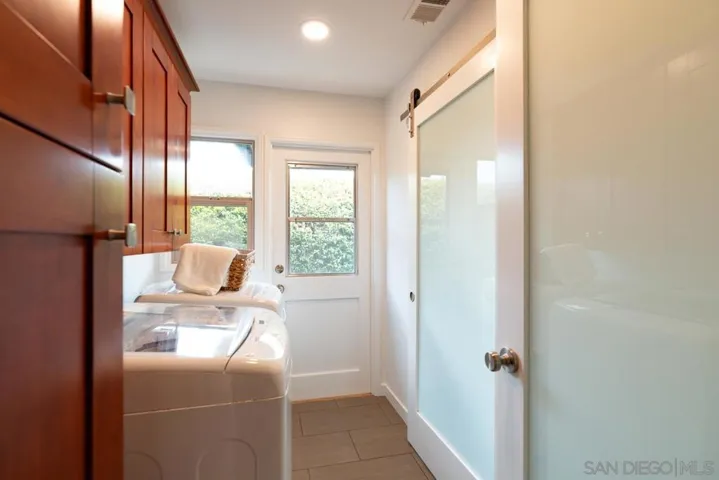 8545 Porter Hill Terrace, La Mesa, California 91942