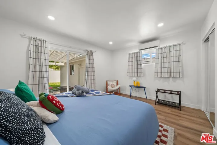3037 Pacific Avenue, Long Beach, California 90806