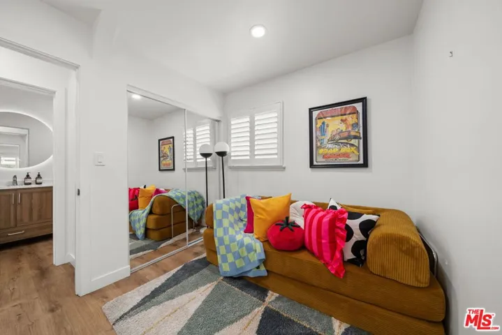 3037 Pacific Avenue, Long Beach, California 90806