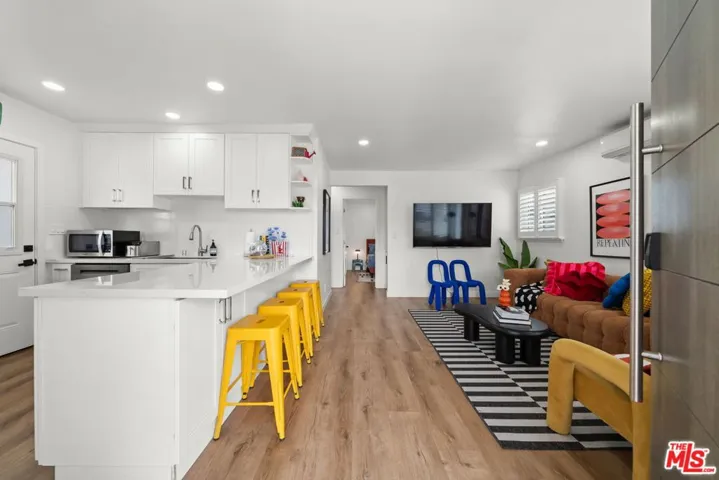 3037 Pacific Avenue, Long Beach, California 90806