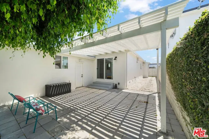3037 Pacific Avenue, Long Beach, California 90806