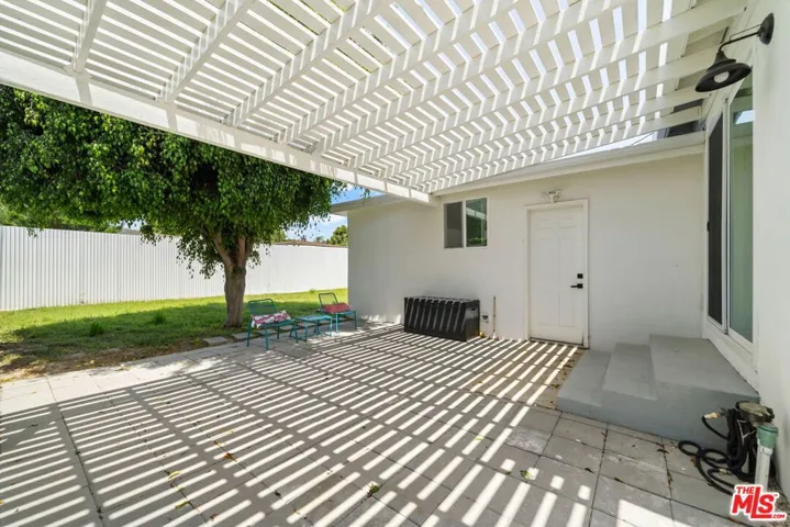3037 Pacific Avenue, Long Beach, California 90806
