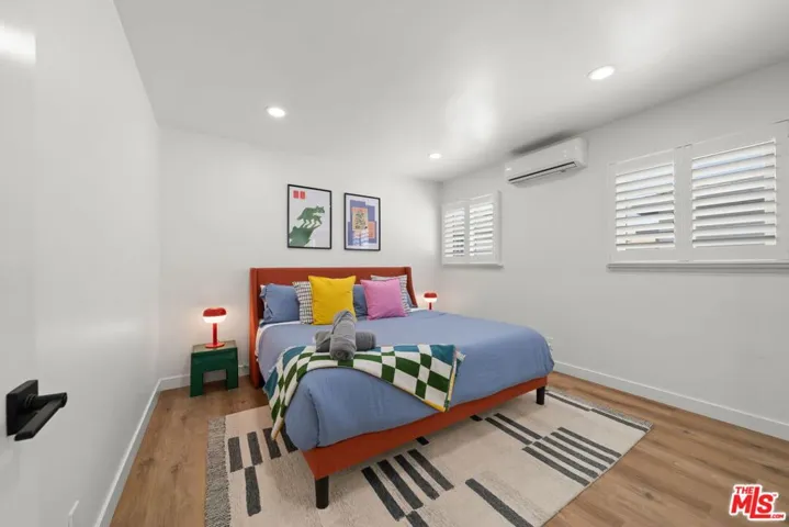 3037 Pacific Avenue, Long Beach, California 90806