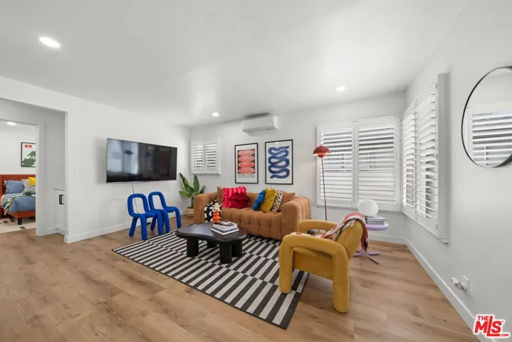 3037 Pacific Avenue, Long Beach, California 90806