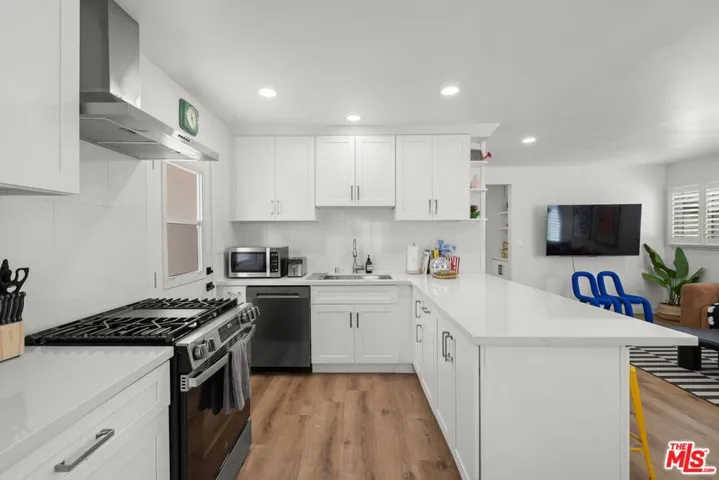 3037 Pacific Avenue, Long Beach, California 90806