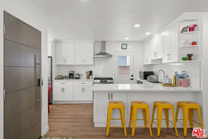 3037 Pacific Avenue, Long Beach, California 90806