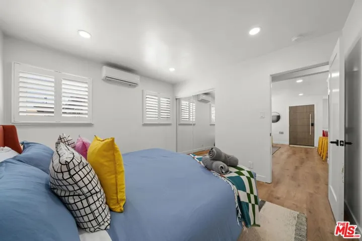 3037 Pacific Avenue, Long Beach, California 90806