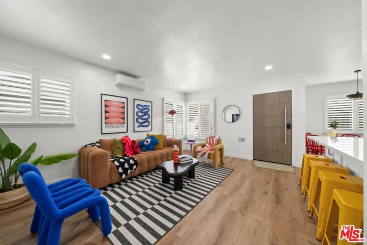 3037 Pacific Avenue, Long Beach, California 90806