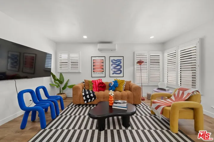 3037 Pacific Avenue, Long Beach, California 90806