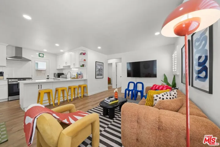3037 Pacific Avenue, Long Beach, California 90806