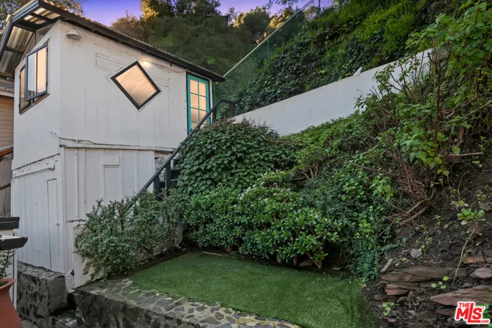 1653 N Beverly Glen Boulevard, Los Angeles, California 90077