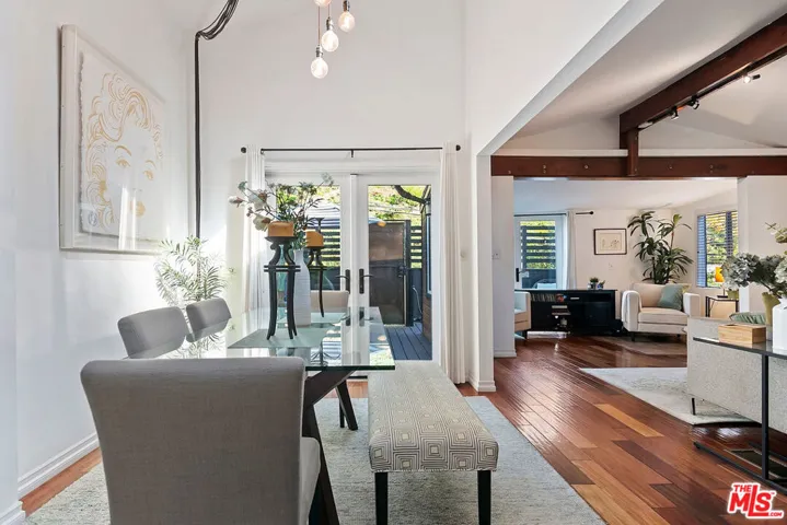 1653 N Beverly Glen Boulevard, Los Angeles, California 90077
