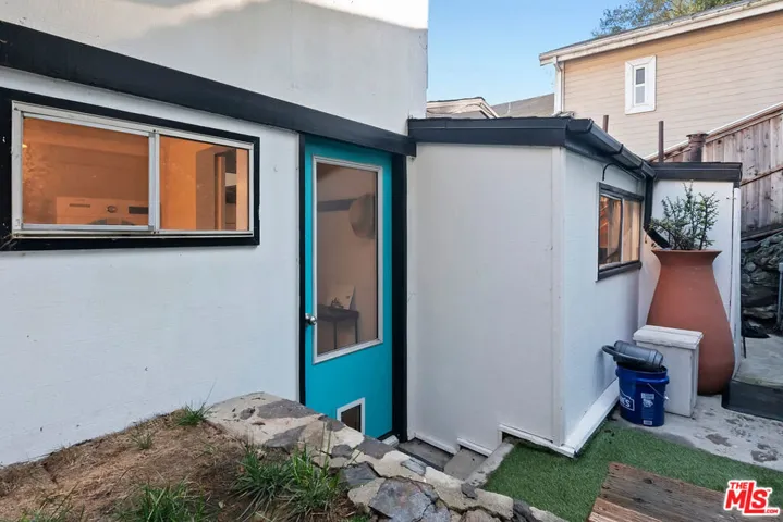 1653 N Beverly Glen Boulevard, Los Angeles, California 90077