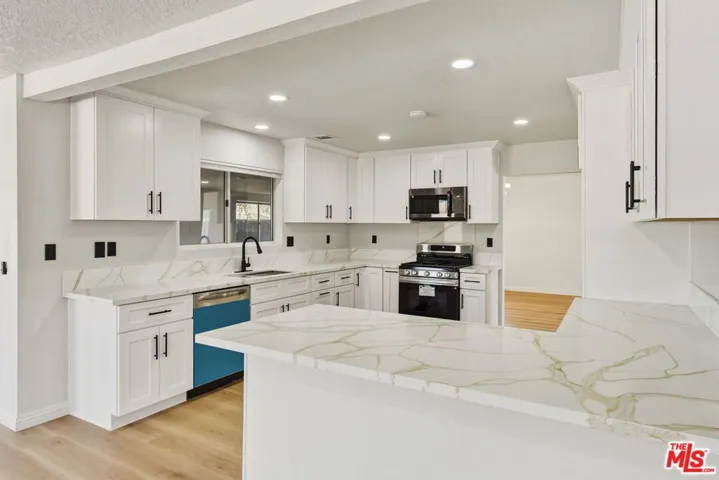 17590 El Cajon Drive, Hesperia, California 92345