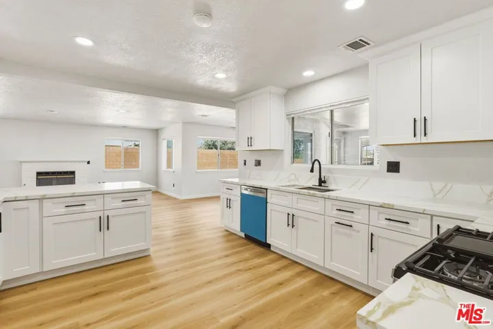17590 El Cajon Drive, Hesperia, California 92345