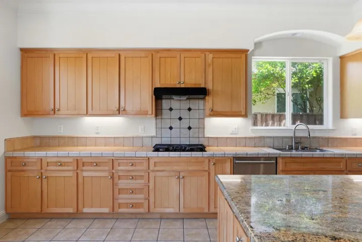 881 Trestle, Lathrop, California 95330