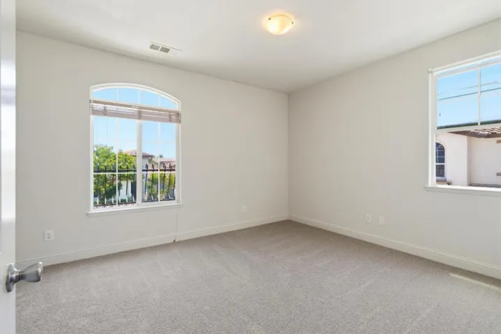 881 Trestle, Lathrop, California 95330