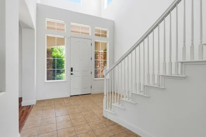881 Trestle, Lathrop, California 95330