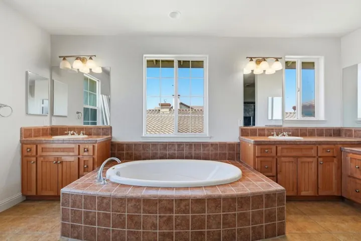 881 Trestle, Lathrop, California 95330