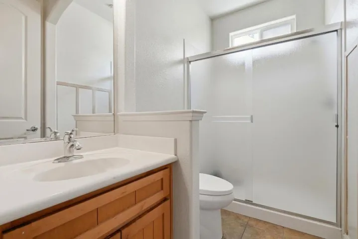 881 Trestle, Lathrop, California 95330