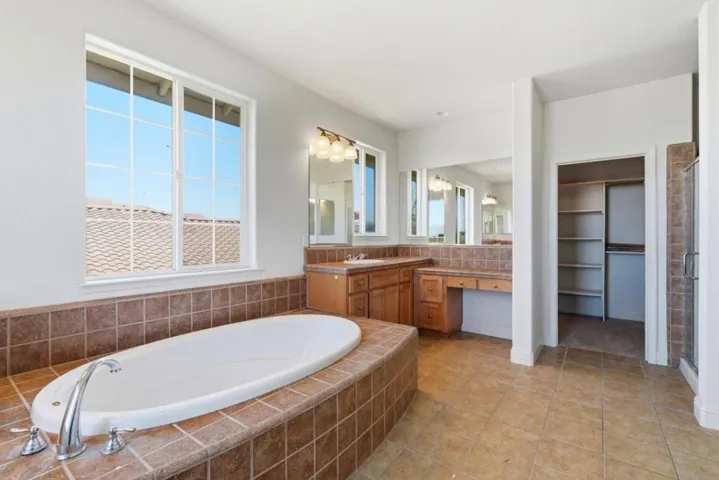 881 Trestle, Lathrop, California 95330