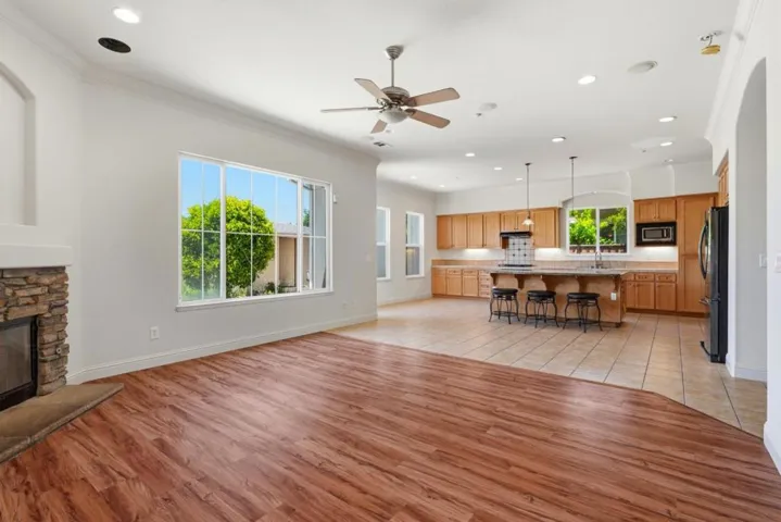 881 Trestle, Lathrop, California 95330