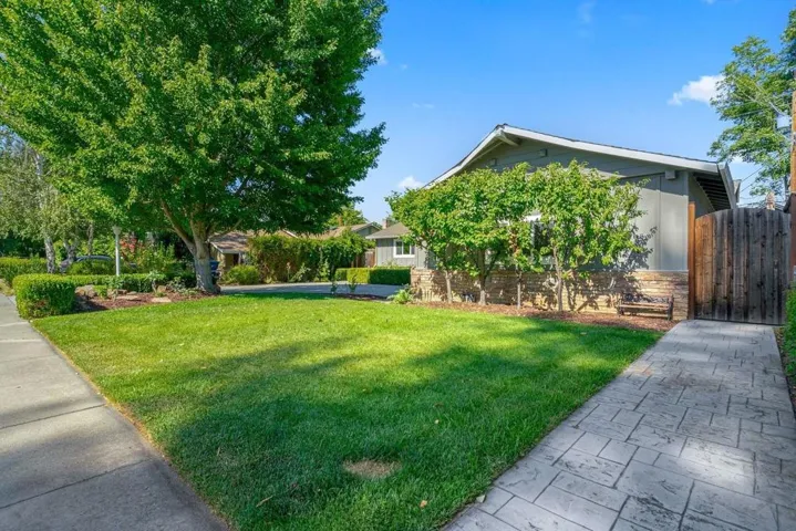 28 N Peter Drive, Campbell, California 95008