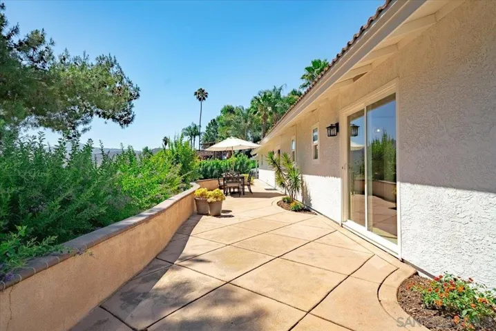 2650 Sunset Hills, Escondido, California 92025
