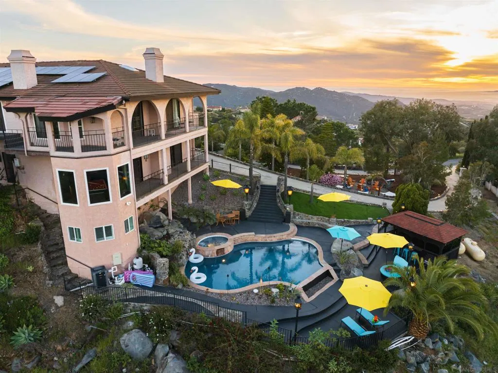 9505 Meadow Mesa