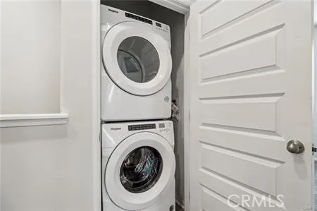 Stackable W/D Closet