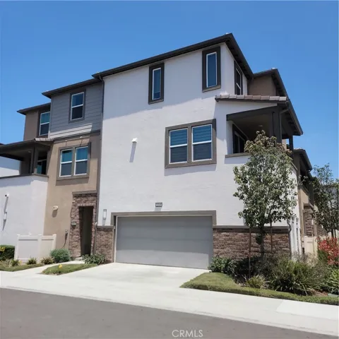 1349 Nimbus Court
w/ Driveway